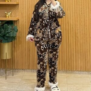 Home بيجامة نمر فورير